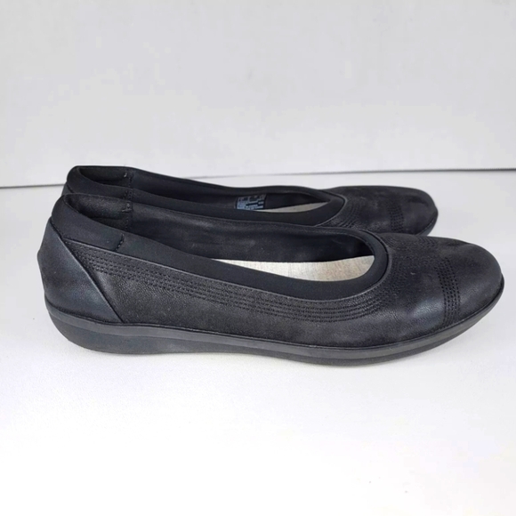 Clarks Cloudsteppers Ayla Low Black Flats Slip On Comfort Women’s 9 US - Picture 2 of 9